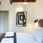 Town Hall Penthouse By Daniel&jacob's *
