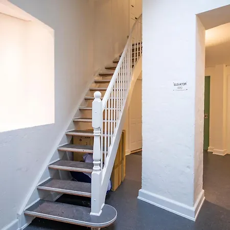 Town Hall Penthouse By Daniel&jacob's *