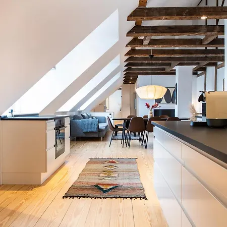 Town Hall Penthouse By Daniel&jacob's *