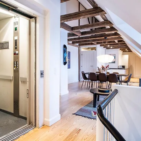 Apartment Town Hall Penthouse By Daniel&jacob's