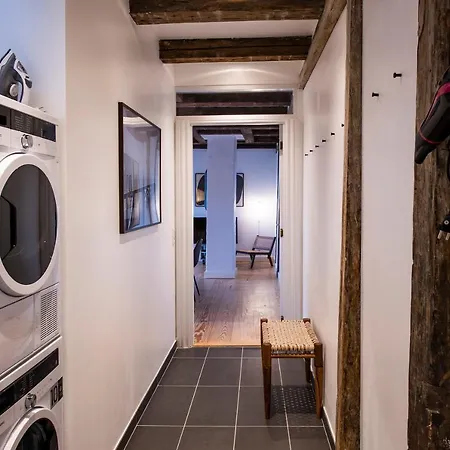 Town Hall Penthouse By Daniel&jacob's