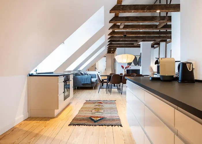 Town Hall Penthouse By Daniel&jacob's *