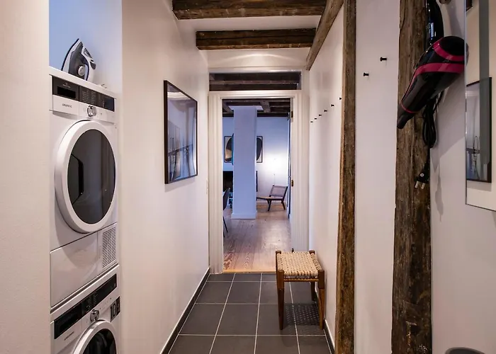 Town Hall Penthouse By Daniel&jacob's