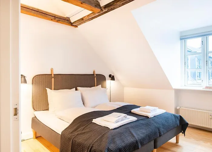 Town Hall Penthouse By Daniel&jacob's *